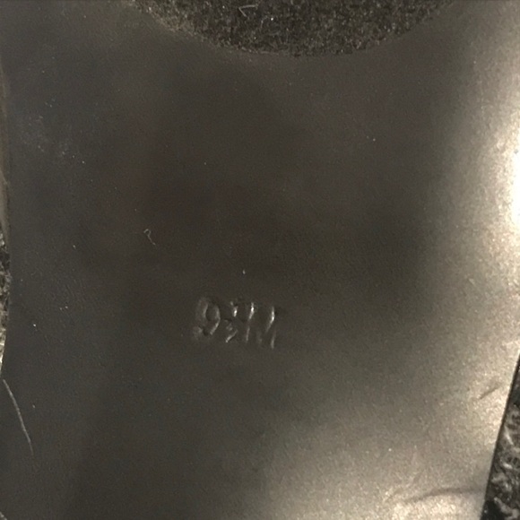 Black and gray plaid shoe - Picture 9 of 9